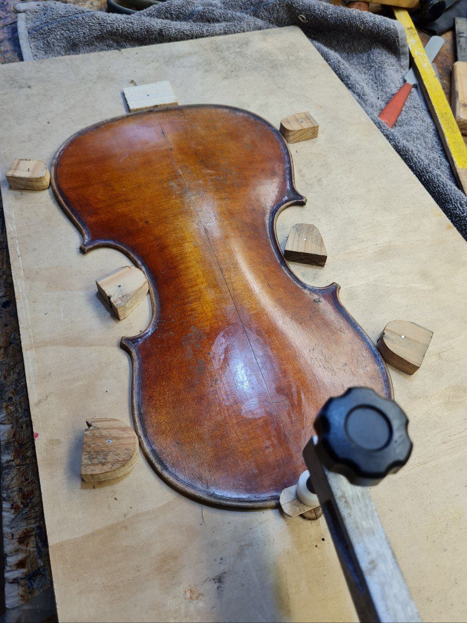 Violin restoration, photo 3